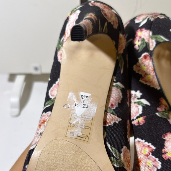 Aldo Floral Black and Pink Heels - Picture 7 of 7